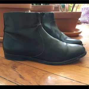APC men’s black leather boots size 43 (10.5 US)
